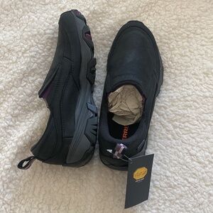 NWT Merrell Shoes Size 7.5